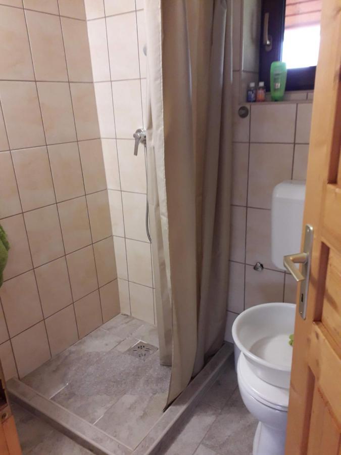 Mátyás Apartman Tard Exterior foto